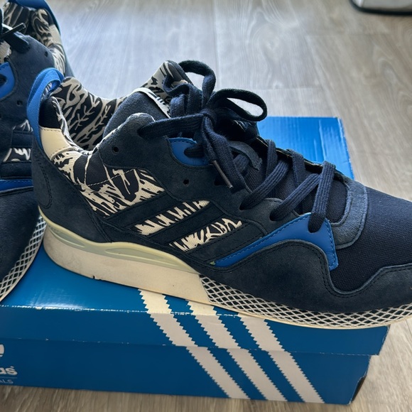 Adidas Shoes - Picture 3 of 8